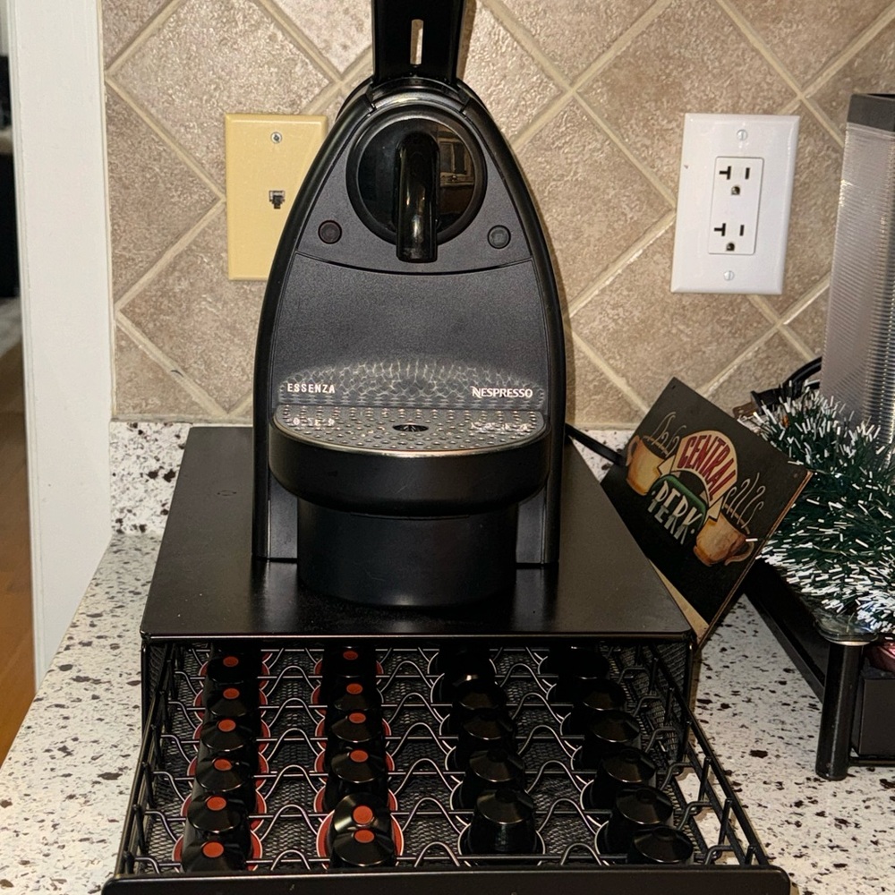$200 2024 ESSENZA NESPRESSO MACHINE
